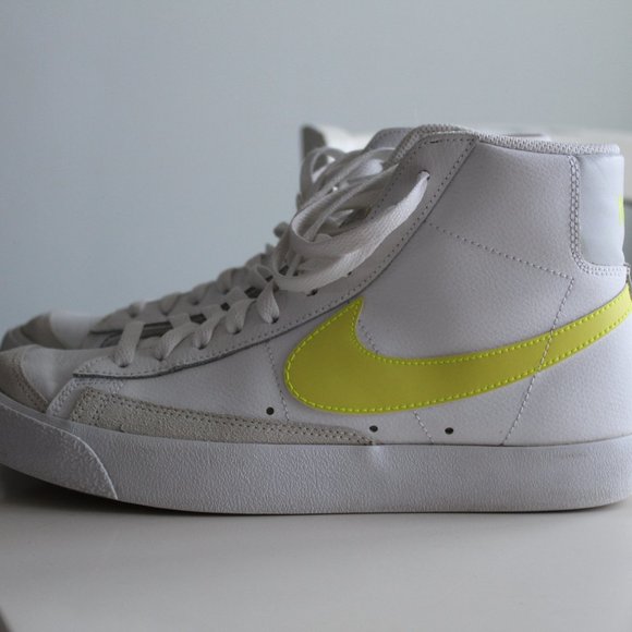 Nike Blazer Mid '77 Sneakers - Picture 2 of 6